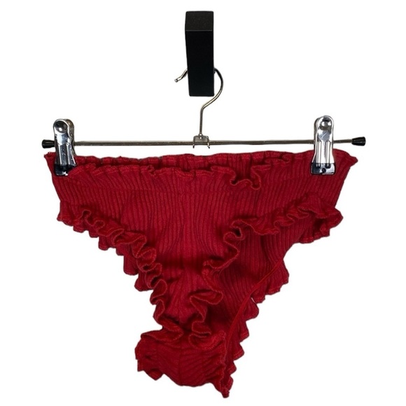 Are You Am I red ruffle bottom - Picture 1 of 6